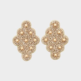 Gouden ruit oorbellen bedekt met kraaltjes op vilt 7 centimeter