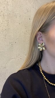 Oorbellen bloem goud