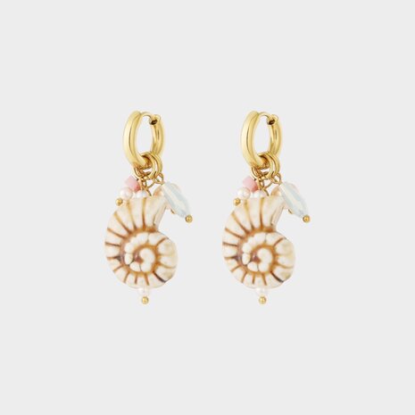 Oorbellen creool schelp beige