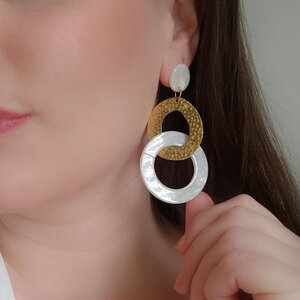 Oorbellen schakel bruin mêlee