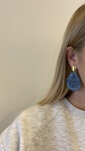 Oorbellen draad crystal blauw