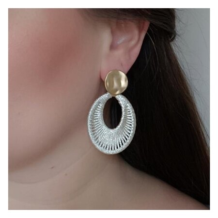 Oorbellen draad glans taupe