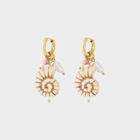 Oorbellen creool schelp beige